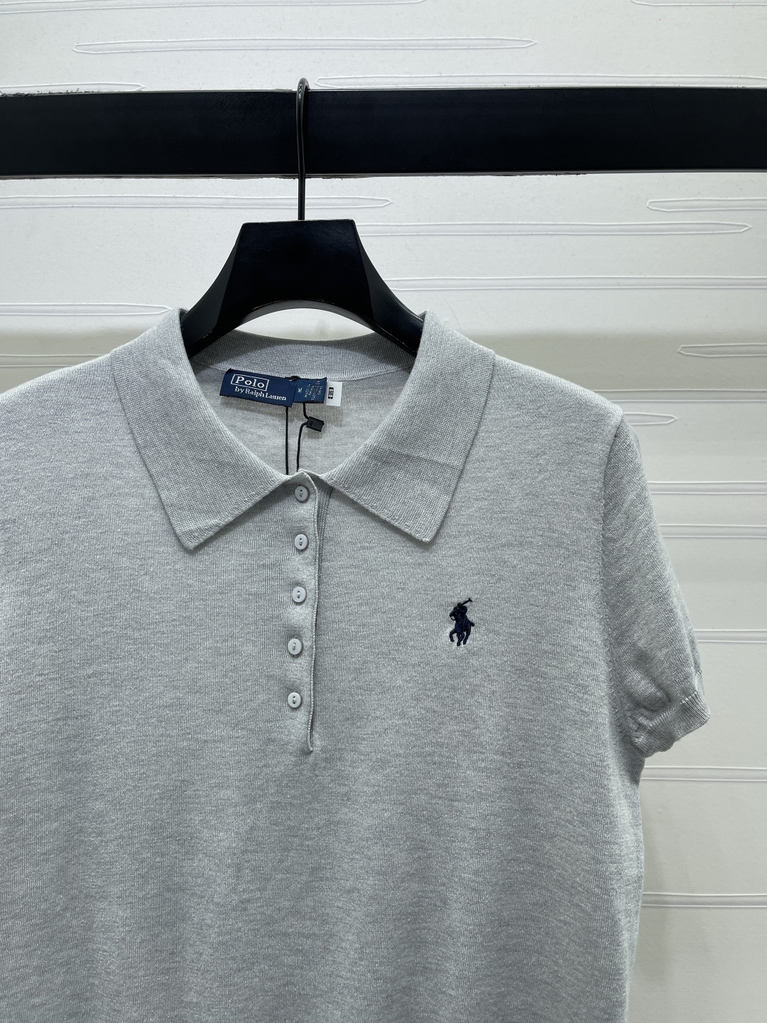 Women's short sleeves